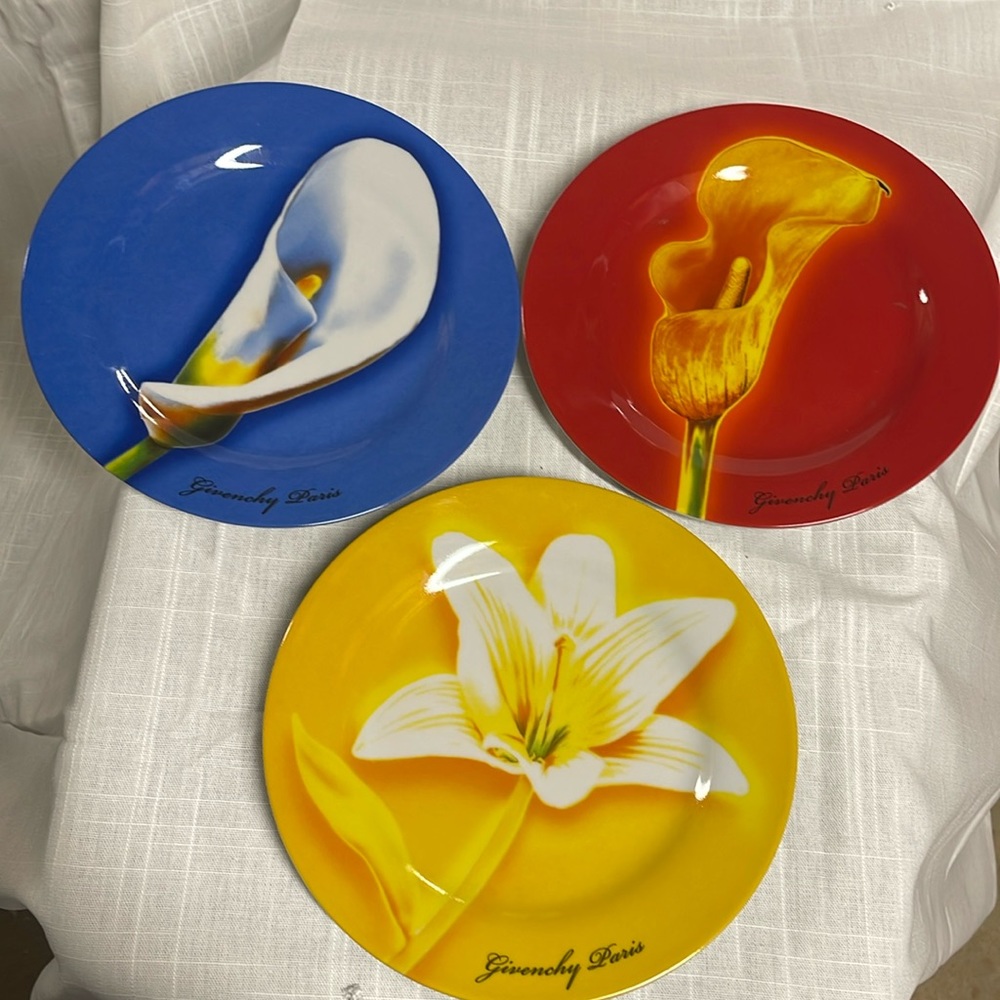 Givency Paris  collectible decorative plates, set of 3